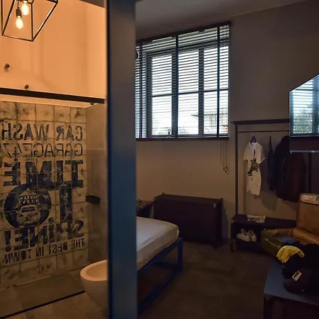 Garage47 Storica Officina Meccanica Loft In Bed & Breakfast Pienza
