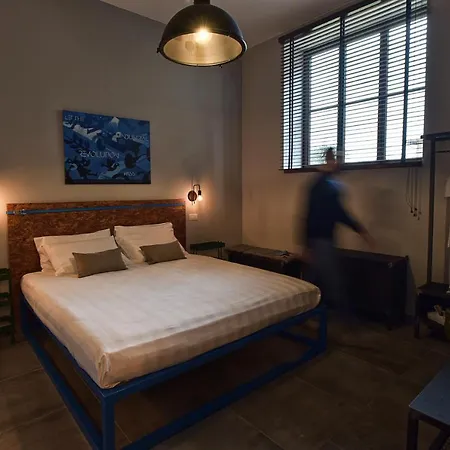 Garage47 Storica Officina Meccanica Loft In Bed & Breakfast Pienza