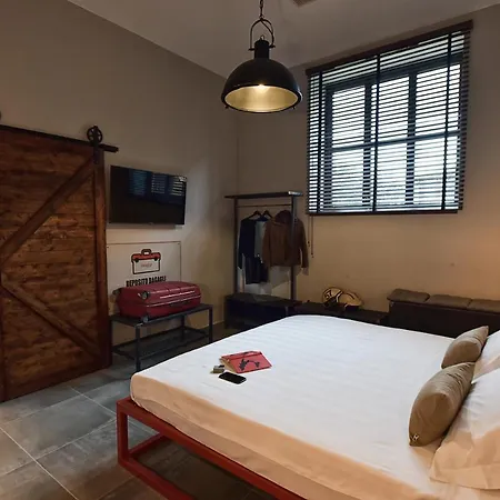 Garage47 Storica Officina Meccanica Loft In Pienza