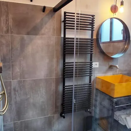 Garage47 Storica Officina Meccanica Loft In Pienza
