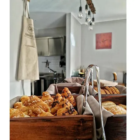 Garage47 Storica Officina Meccanica Loft In Pienza